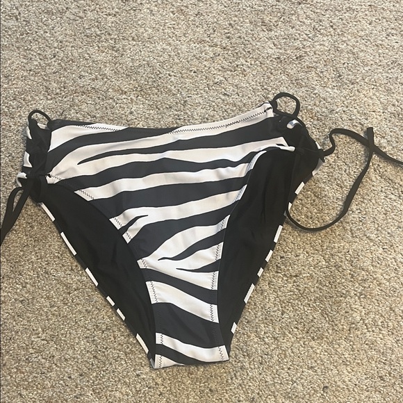 Modlily NWT Size Small Zebra Print Bikini Set! Super adorable 😍 - Picture 2 of 7